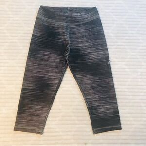 Adidas ClimaLite Gray Black Stripe Compression Cropped Leggings Capri Size Med